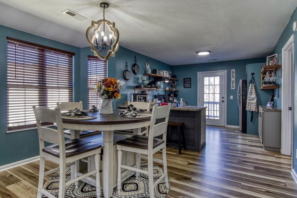 The Mason Jar, Hot Tub, Wifi, 1089 Free Tickets Each Paid Day, Dollywood And More! Pigeon Forge Exterior foto
