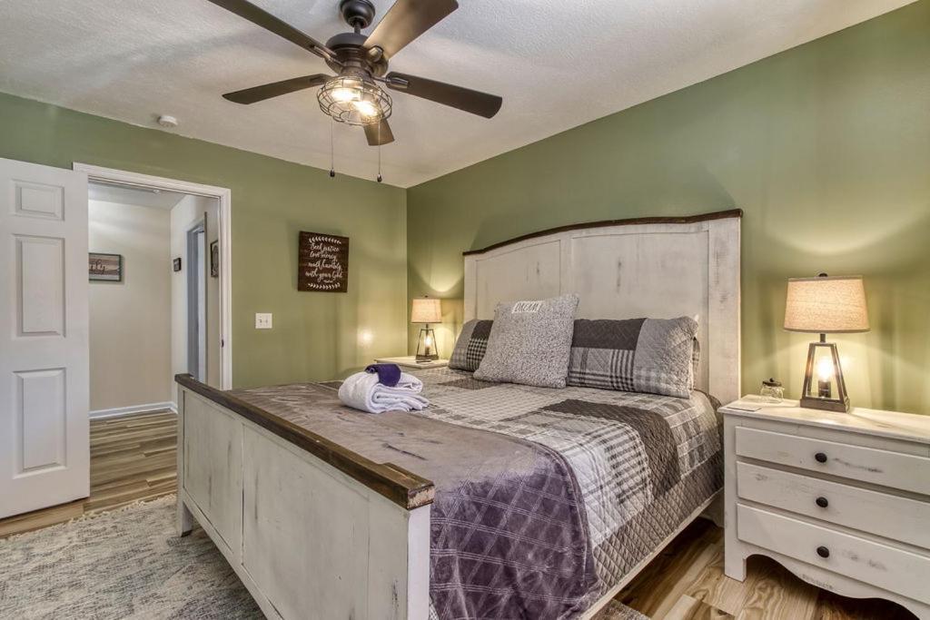 The Mason Jar, Hot Tub, Wifi, 1089 Free Tickets Each Paid Day, Dollywood And More! Pigeon Forge Exterior foto